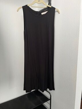 LOFT Black Crewneck Sleeveless Top